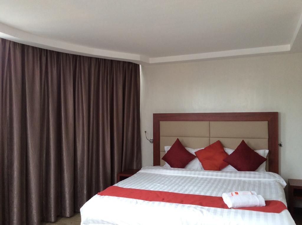 Cherry Midtown Hotel Olongapo Ruang foto