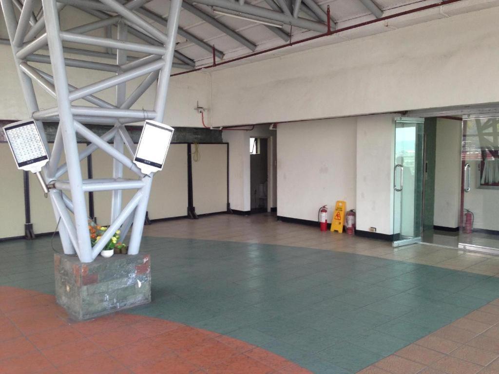 Cherry Midtown Hotel Olongapo Bagian luar foto