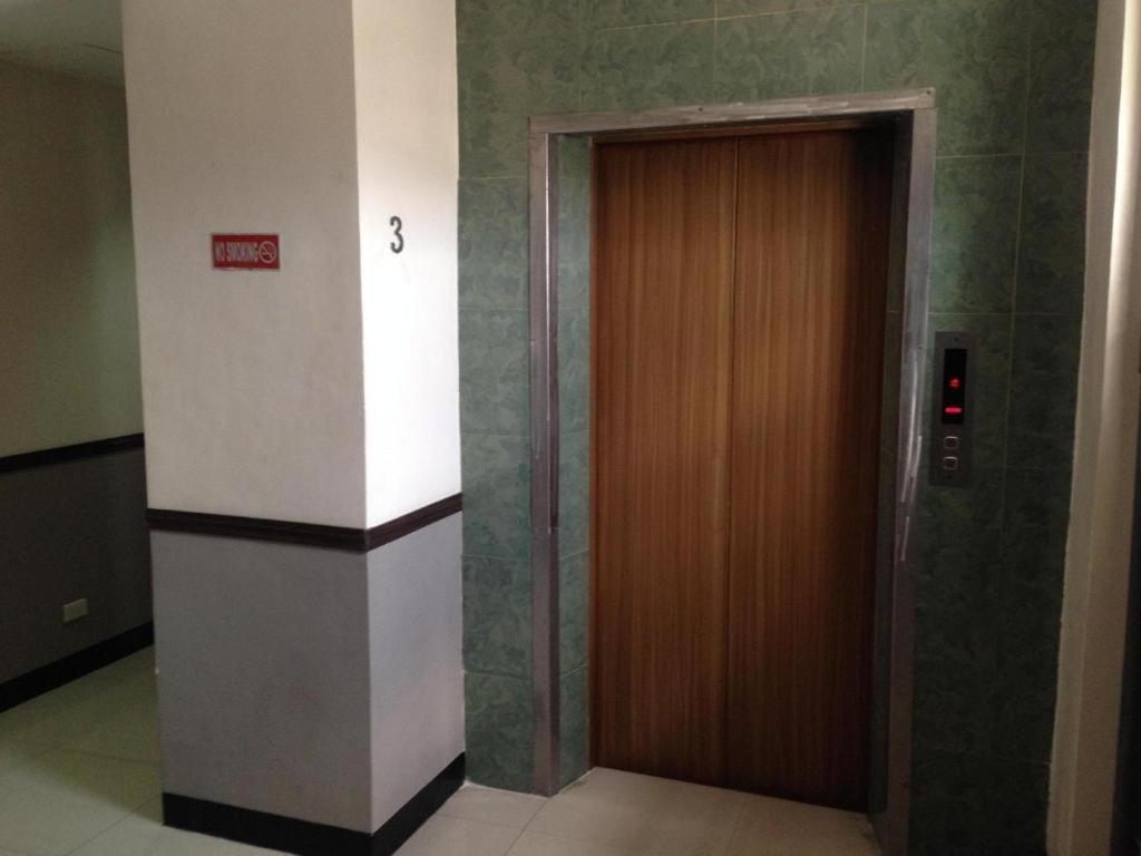 Cherry Midtown Hotel Olongapo Bagian luar foto