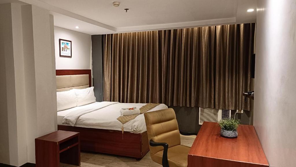 Cherry Midtown Hotel Olongapo Bagian luar foto