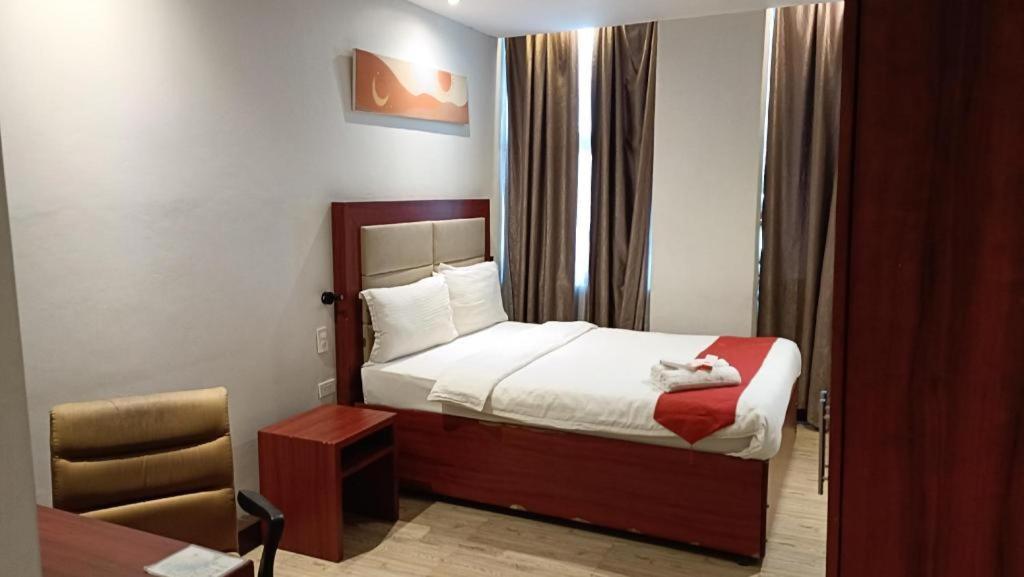 Cherry Midtown Hotel Olongapo Bagian luar foto