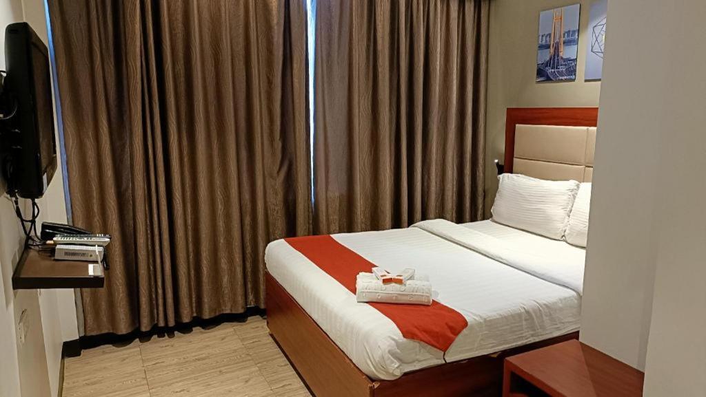 Cherry Midtown Hotel Olongapo Bagian luar foto
