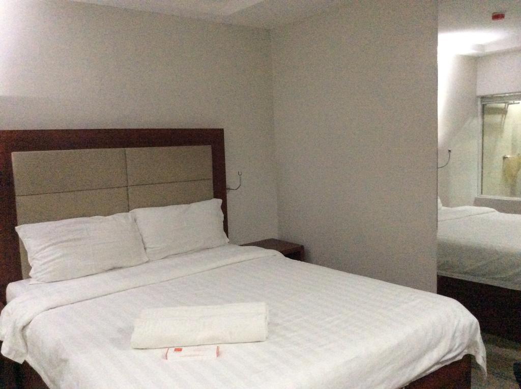 Cherry Midtown Hotel Olongapo Ruang foto