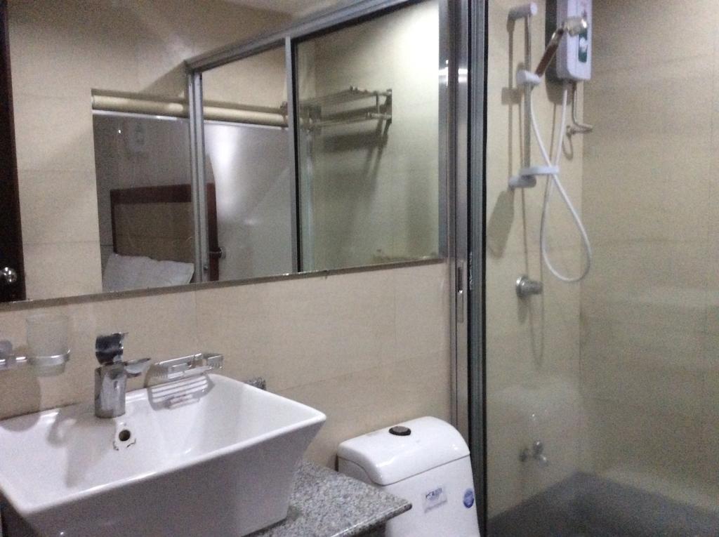 Cherry Midtown Hotel Olongapo Ruang foto