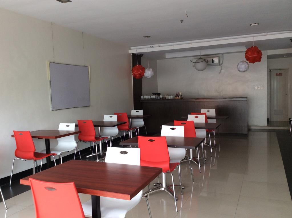 Cherry Midtown Hotel Olongapo Bagian luar foto