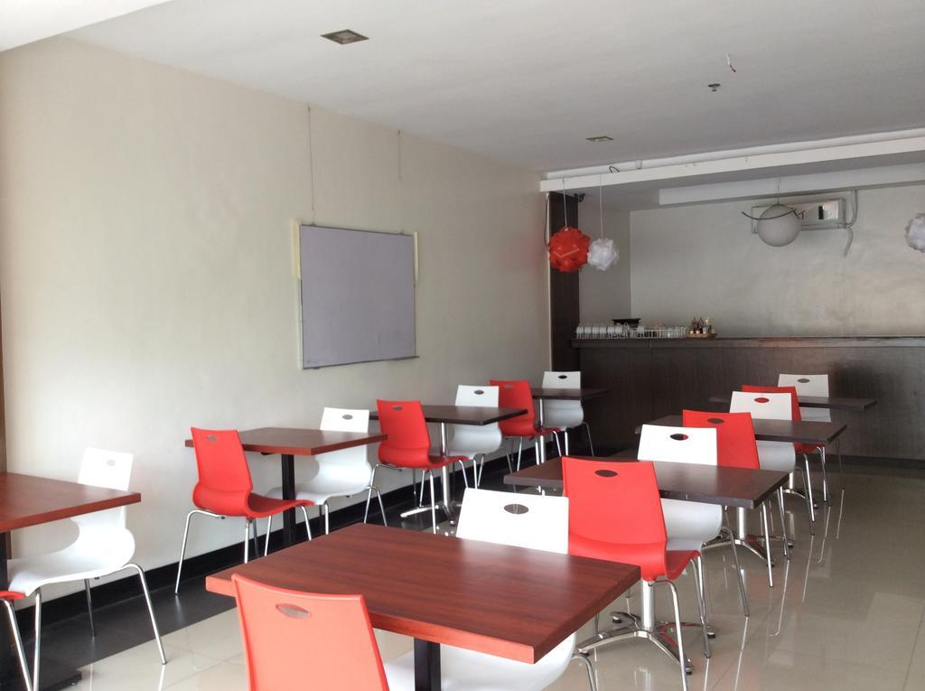Cherry Midtown Hotel Olongapo Bagian luar foto