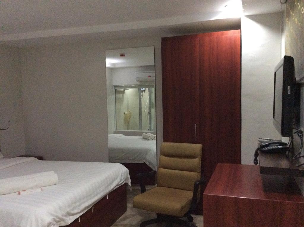 Cherry Midtown Hotel Olongapo Ruang foto