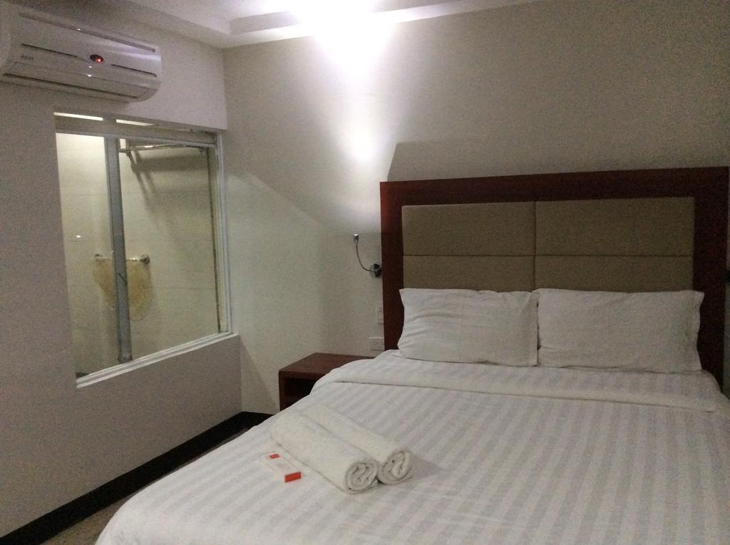 Cherry Midtown Hotel Olongapo Ruang foto