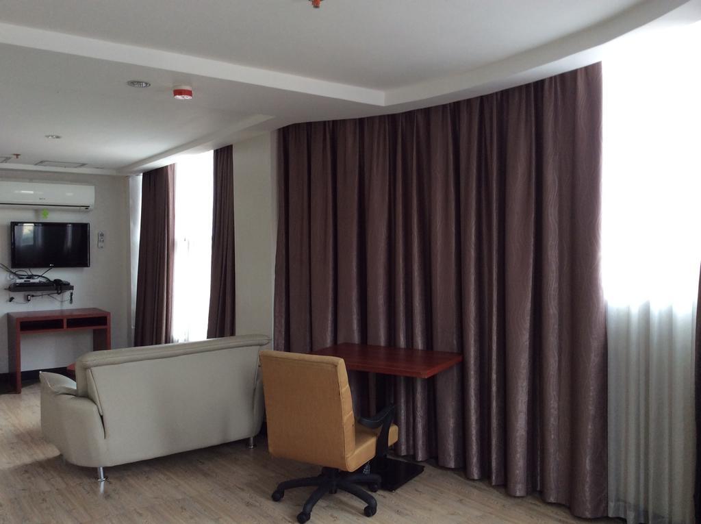 Cherry Midtown Hotel Olongapo Ruang foto